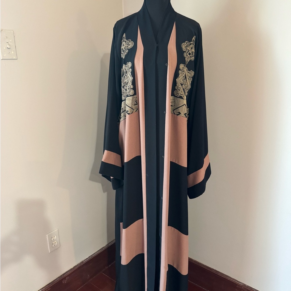 Elegant Black and Pink Long Kimono